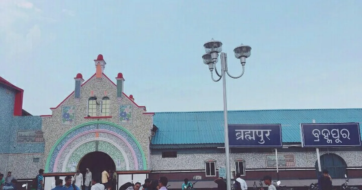 Bhubaneswar to Brahmapur Train Route – Scenic Journey Across Chilika Lake